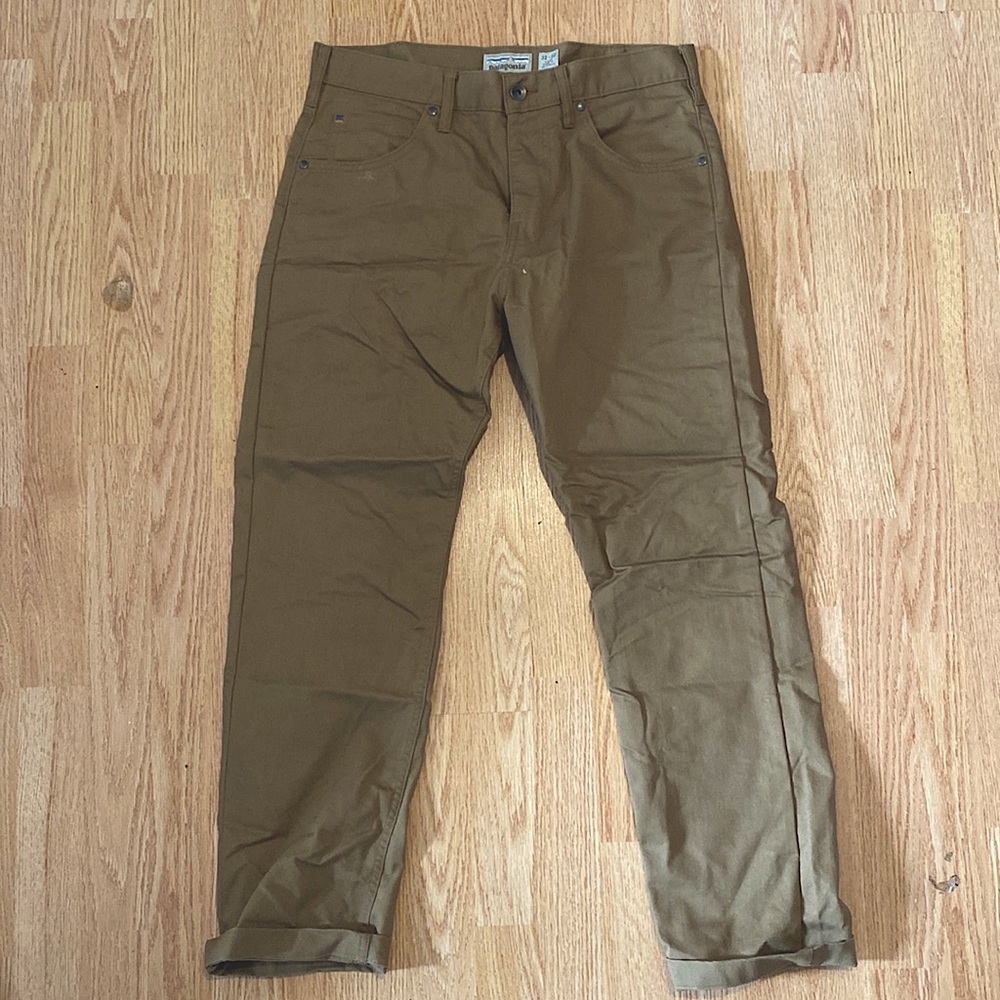 Patagonia Straight Leg Chine 32 x 32 - never worn